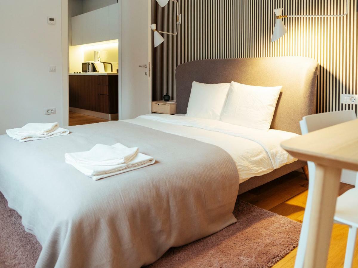 Boutique Luxury Flats - La Maison Du Petit Paris บูคาเรสต์ ภายนอก รูปภาพ
