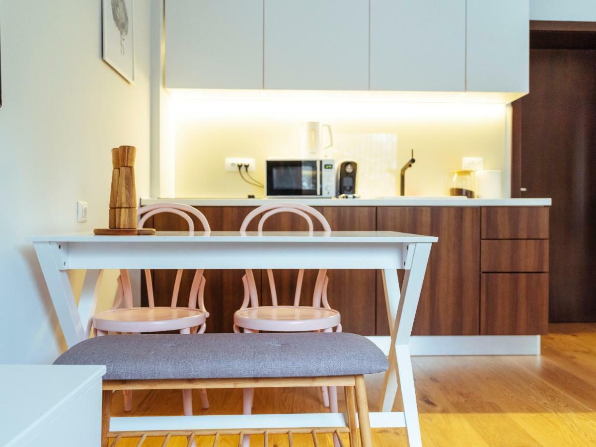 Boutique Luxury Flats - La Maison Du Petit Paris บูคาเรสต์ ภายนอก รูปภาพ