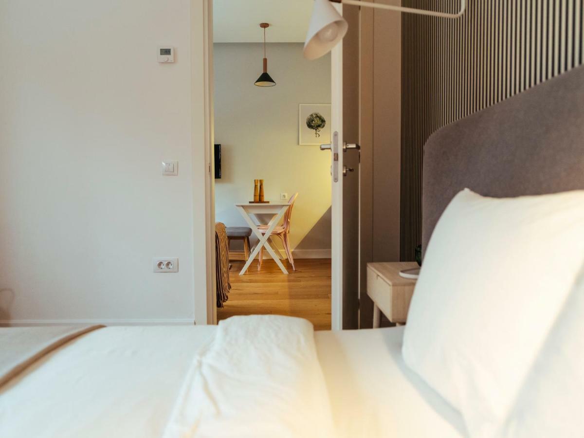 Boutique Luxury Flats - La Maison Du Petit Paris บูคาเรสต์ ภายนอก รูปภาพ