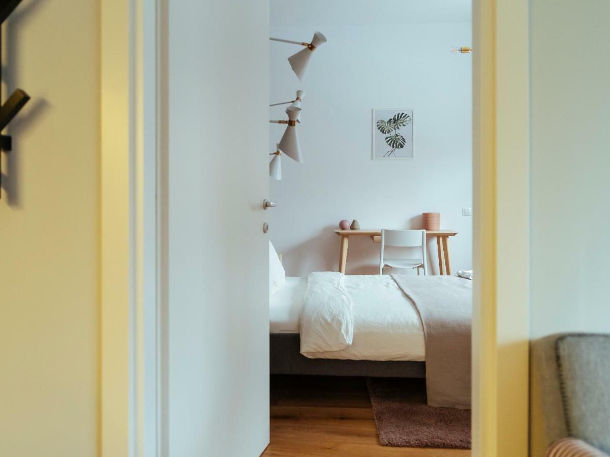 Boutique Luxury Flats - La Maison Du Petit Paris บูคาเรสต์ ภายนอก รูปภาพ