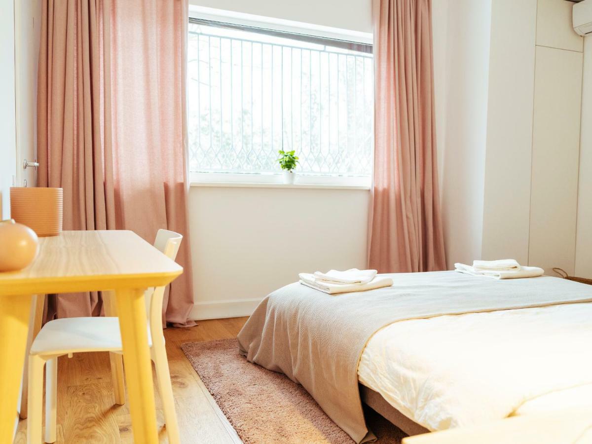 Boutique Luxury Flats - La Maison Du Petit Paris บูคาเรสต์ ภายนอก รูปภาพ